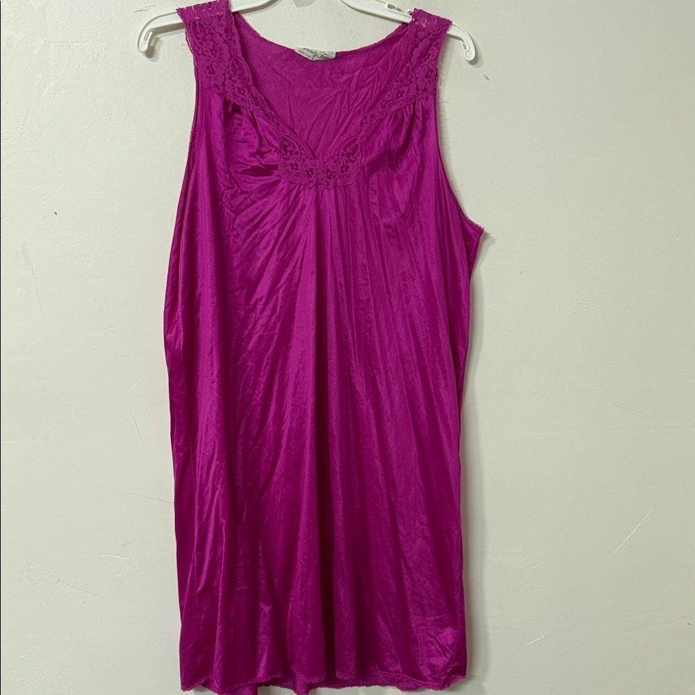 Vanity Fair Fuchsia Chemise 80’s